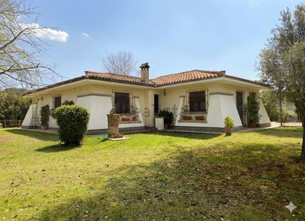 casa indipendente in vendita a Campagnano di Roma