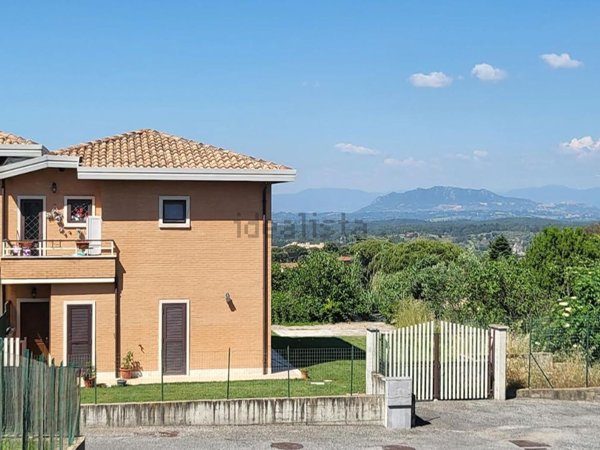 appartamento in vendita a Campagnano di Roma