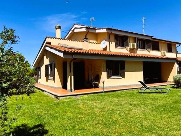 casa indipendente in vendita a Campagnano di Roma