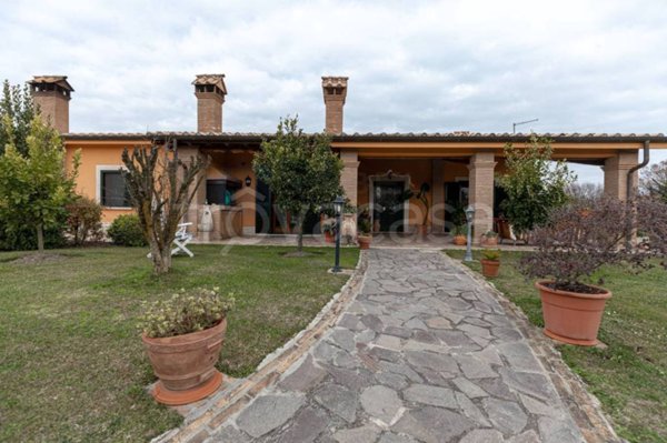 casa indipendente in vendita a Campagnano di Roma