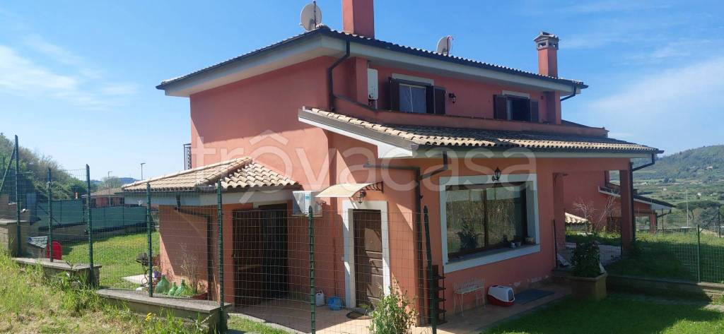 casa indipendente in vendita a Campagnano di Roma