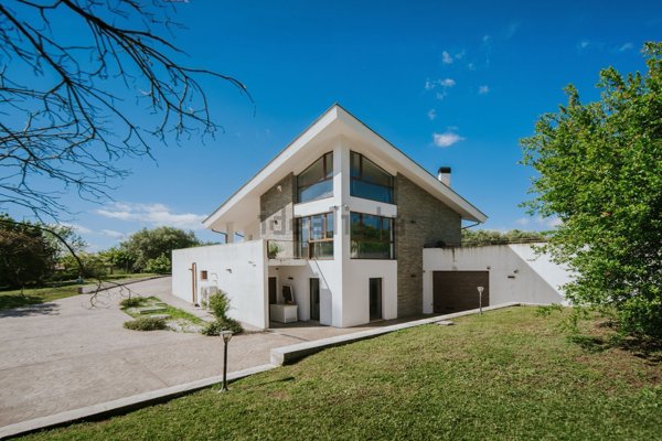 casa indipendente in vendita a Campagnano di Roma