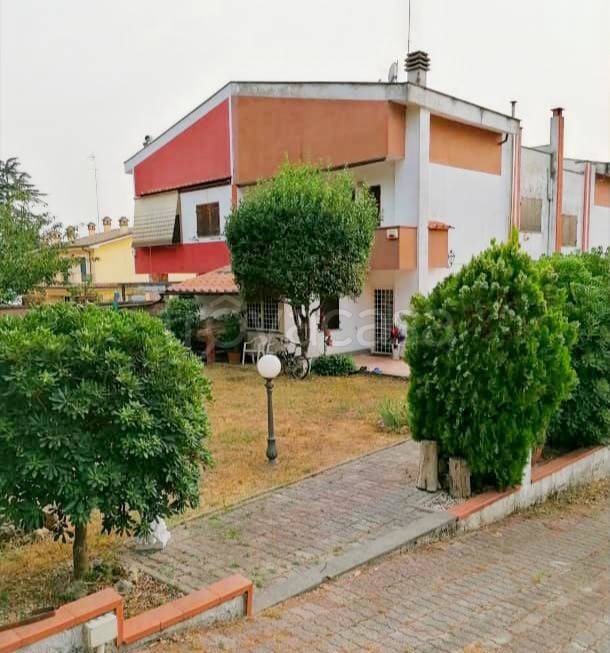 casa indipendente in vendita a Campagnano di Roma