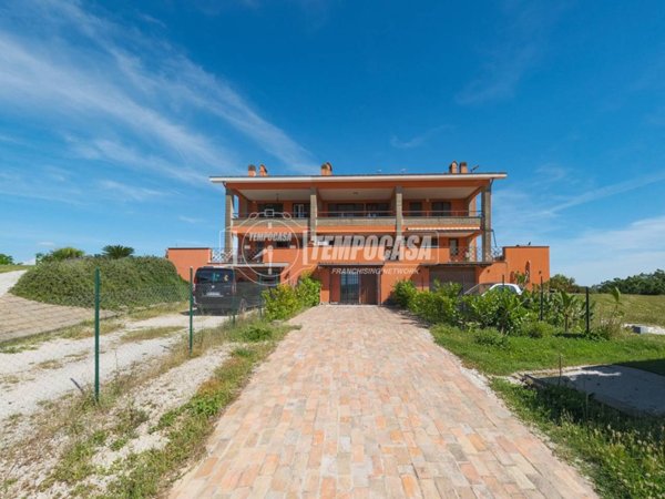 casa indipendente in vendita a Campagnano di Roma