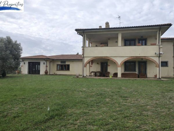 casa indipendente in vendita a Campagnano di Roma