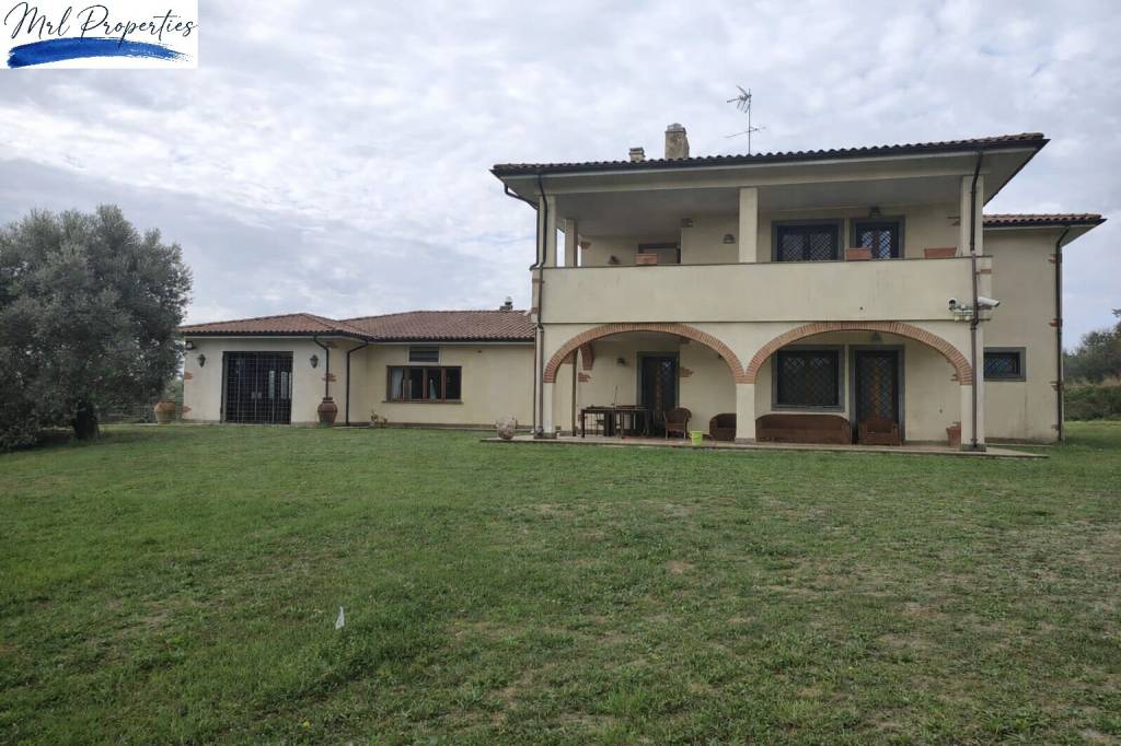 casa indipendente in vendita a Campagnano di Roma