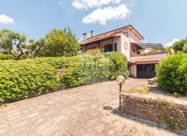 casa indipendente in vendita a Campagnano di Roma