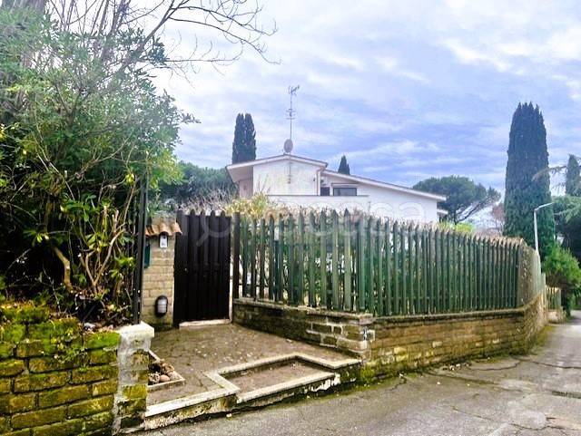 casa indipendente in vendita a Campagnano di Roma