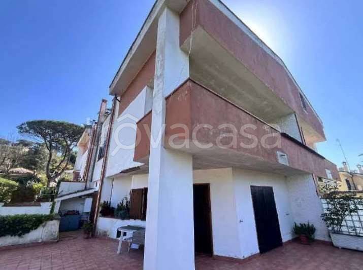 casa indipendente in vendita a Campagnano di Roma