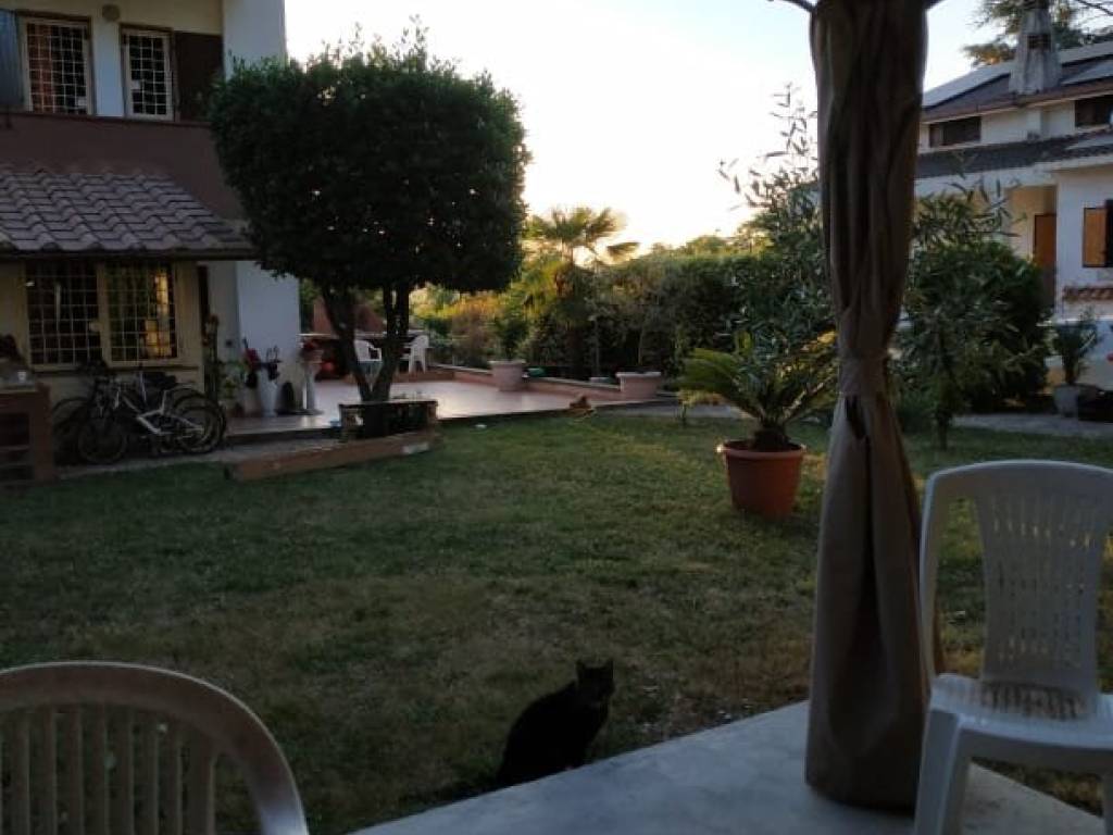 casa indipendente in vendita a Campagnano di Roma