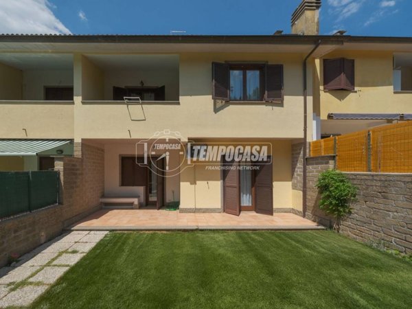 casa indipendente in vendita a Campagnano di Roma