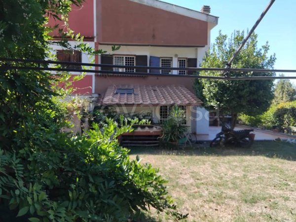 casa indipendente in vendita a Campagnano di Roma