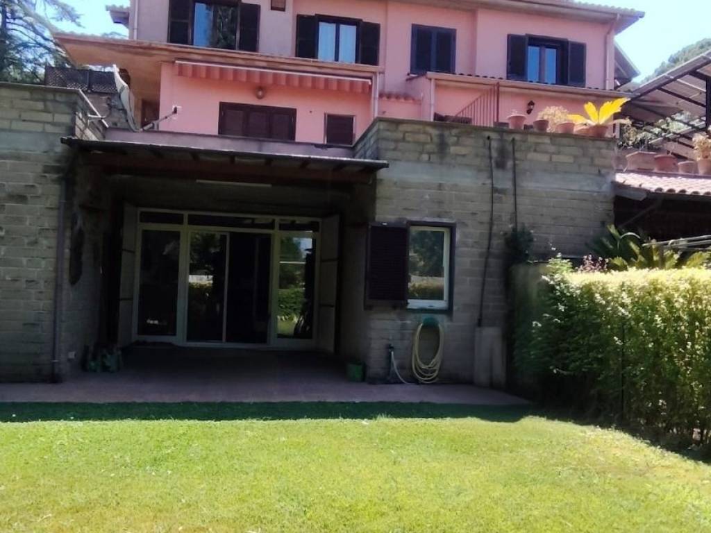 casa indipendente in vendita a Campagnano di Roma