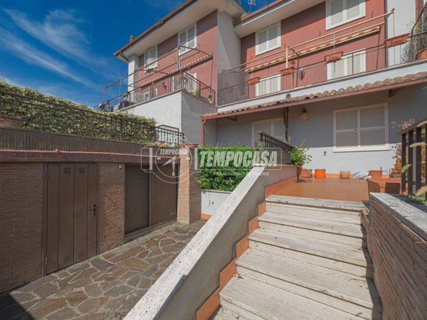 casa indipendente in vendita a Campagnano di Roma
