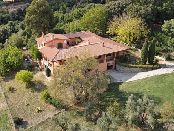 casa indipendente in vendita a Campagnano di Roma