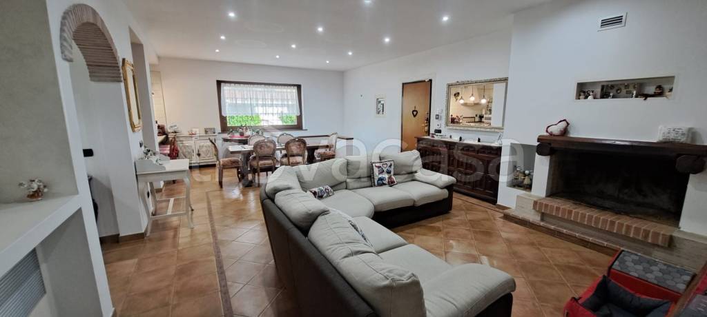 casa indipendente in vendita a Campagnano di Roma