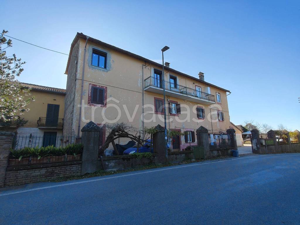 appartamento in vendita a Canale Monterano in zona Montevirginio
