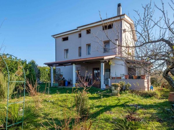 appartamento in vendita a Canale Monterano