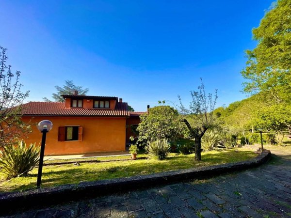 casa indipendente in vendita a Canale Monterano in zona Montevirginio