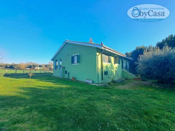 casa indipendente in vendita a Canale Monterano