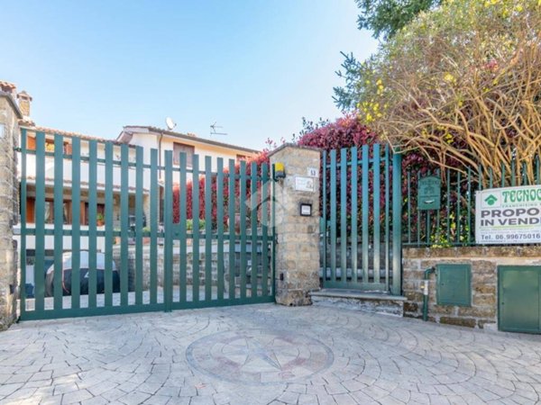 appartamento in vendita a Canale Monterano in zona Montevirginio