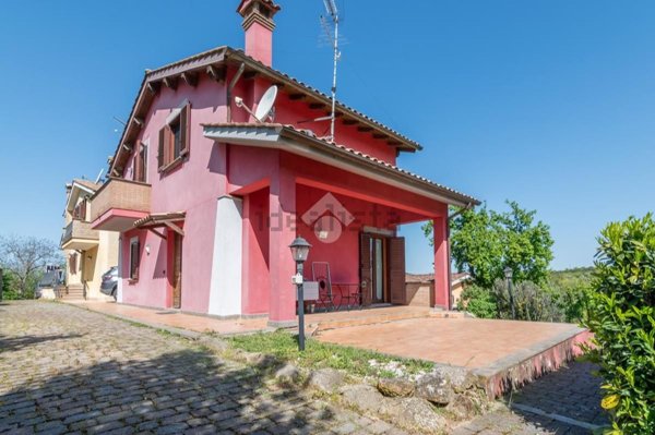 casa indipendente in vendita a Canale Monterano