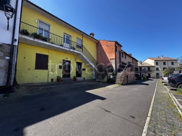 appartamento in vendita a Canale Monterano in zona Montevirginio