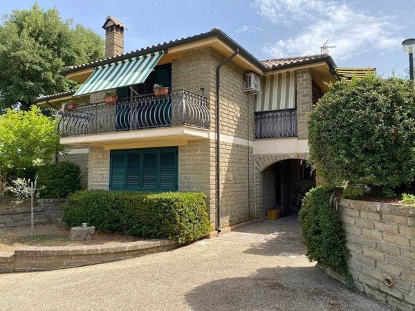 casa indipendente in vendita a Canale Monterano in zona Montevirginio
