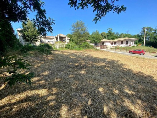terreno edificabile in vendita a Canale Monterano