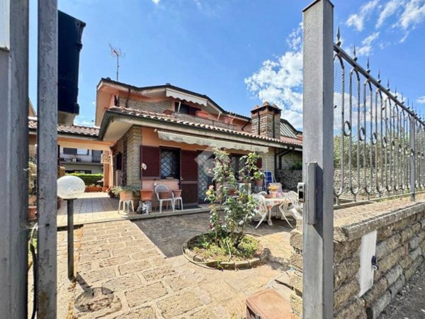 casa indipendente in vendita a Canale Monterano in zona Montevirginio
