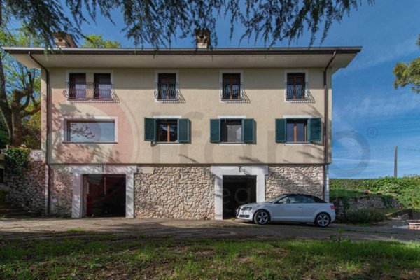 casa indipendente in vendita a Canale Monterano