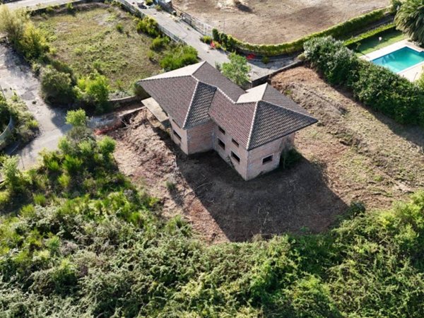casa indipendente in vendita a Canale Monterano