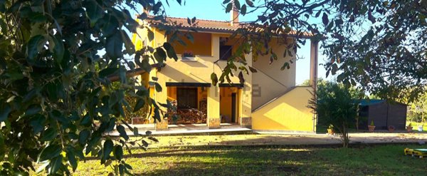 casa indipendente in vendita a Canale Monterano