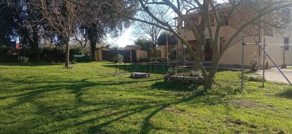 casa indipendente in vendita a Canale Monterano