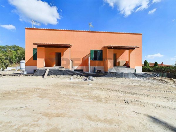casa indipendente in vendita a Canale Monterano