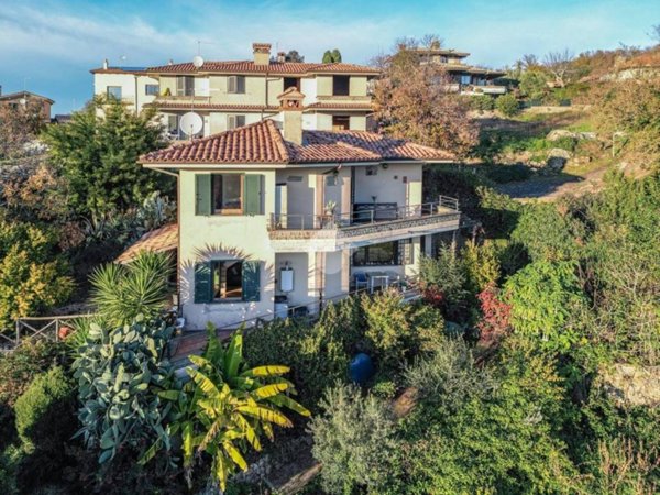 casa indipendente in vendita a Canale Monterano
