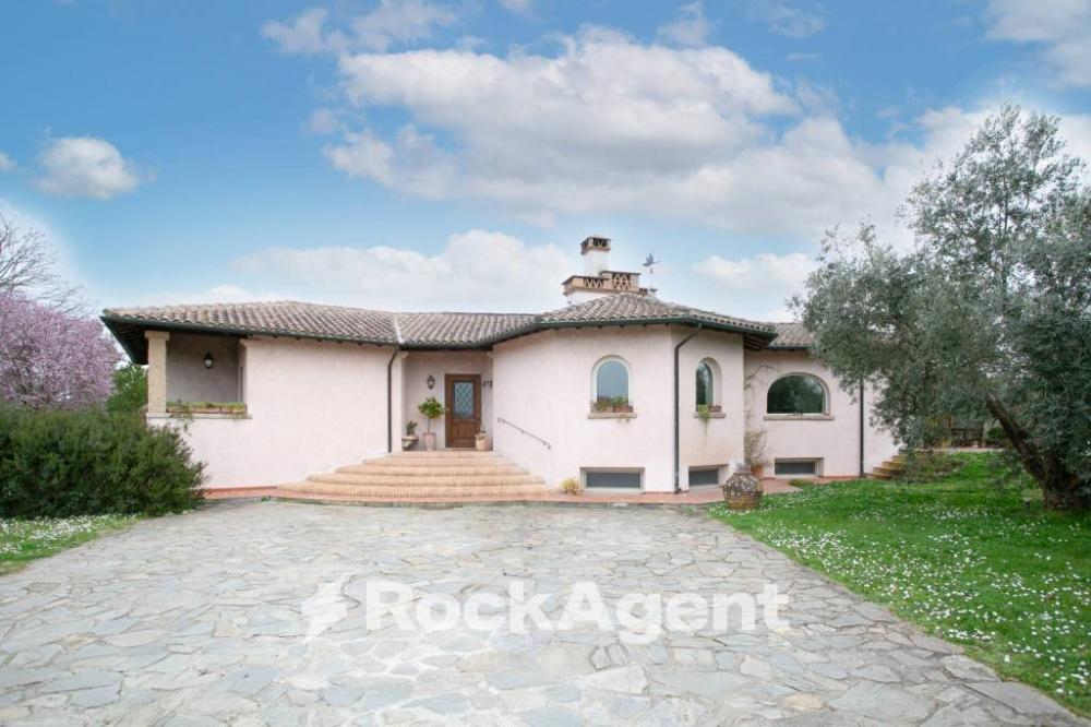 casa indipendente in vendita a Canale Monterano