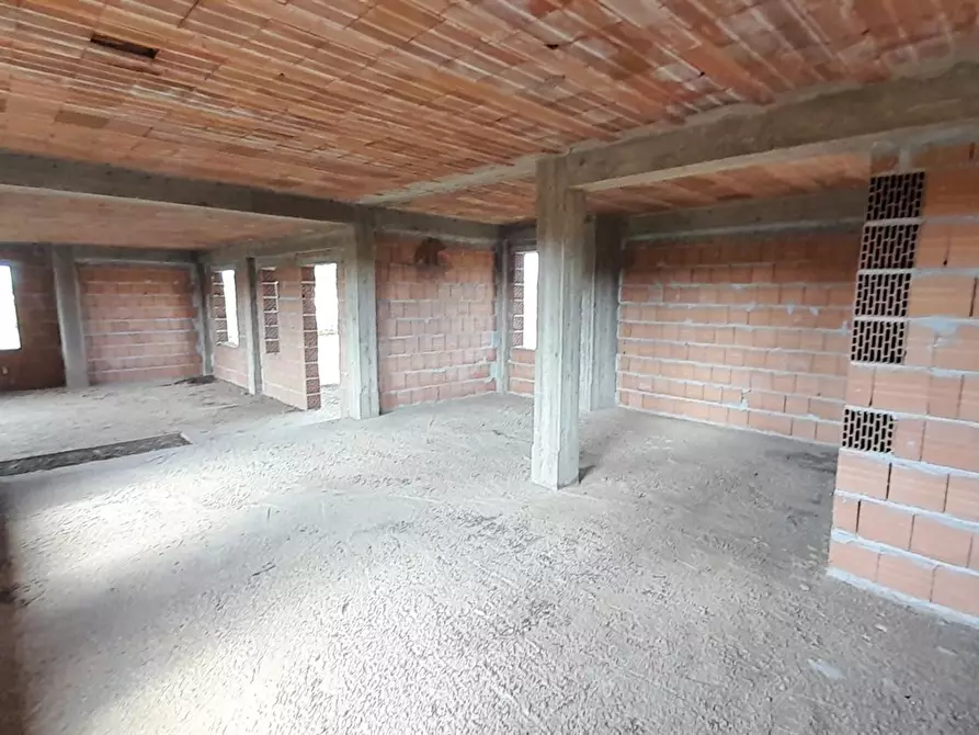 casa indipendente in vendita a Canale Monterano