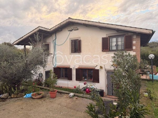 casa indipendente in vendita a Canale Monterano
