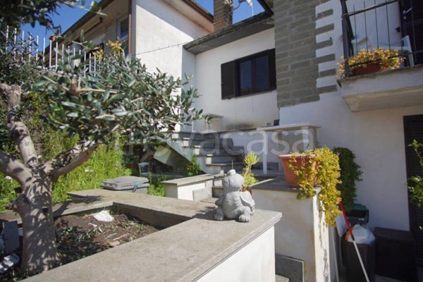 casa indipendente in vendita a Canale Monterano