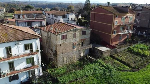 casa indipendente in vendita a Canale Monterano