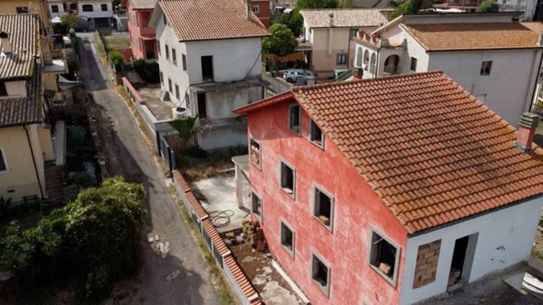 casa indipendente in vendita a Canale Monterano