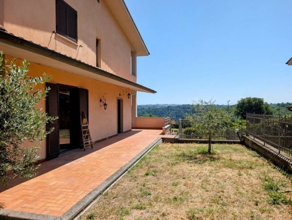 casa indipendente in vendita a Canale Monterano