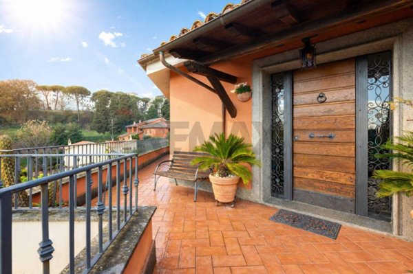 casa indipendente in vendita a Canale Monterano