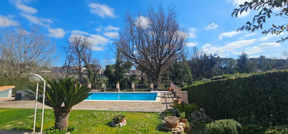 casa indipendente in vendita a Canale Monterano