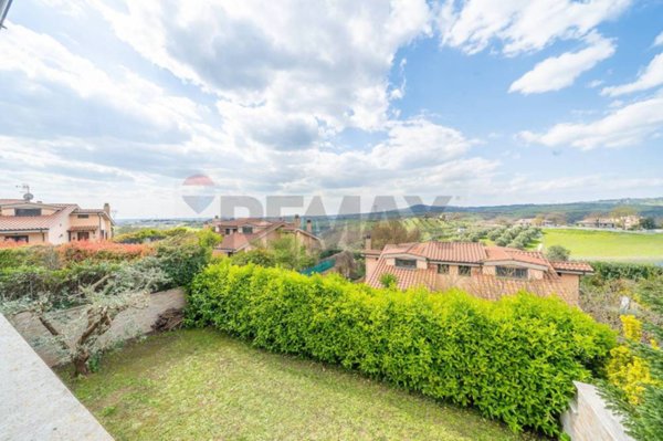 casa indipendente in vendita a Canale Monterano