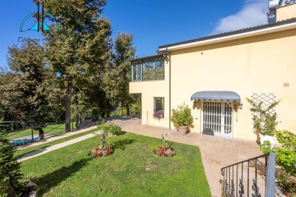 casa indipendente in vendita a Canale Monterano