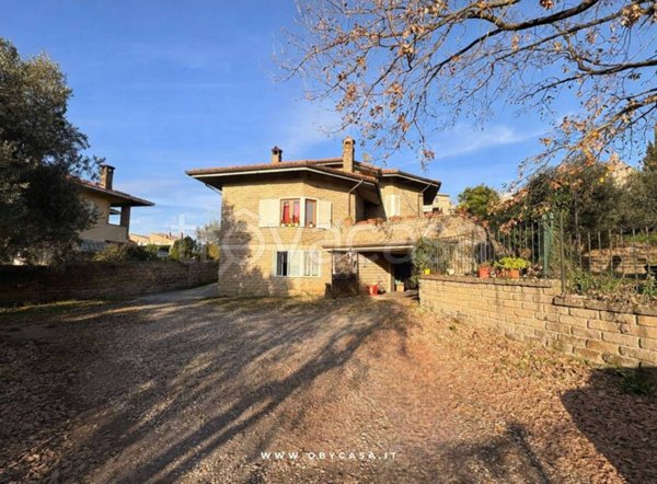 casa indipendente in vendita a Canale Monterano