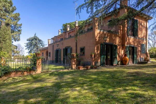 casa indipendente in vendita a Canale Monterano