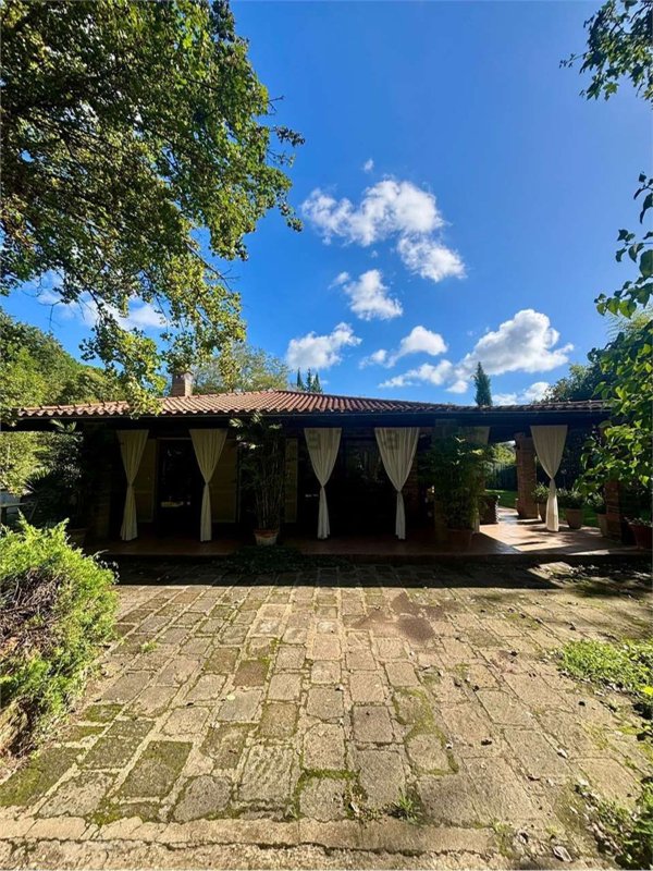 casa indipendente in vendita a Canale Monterano